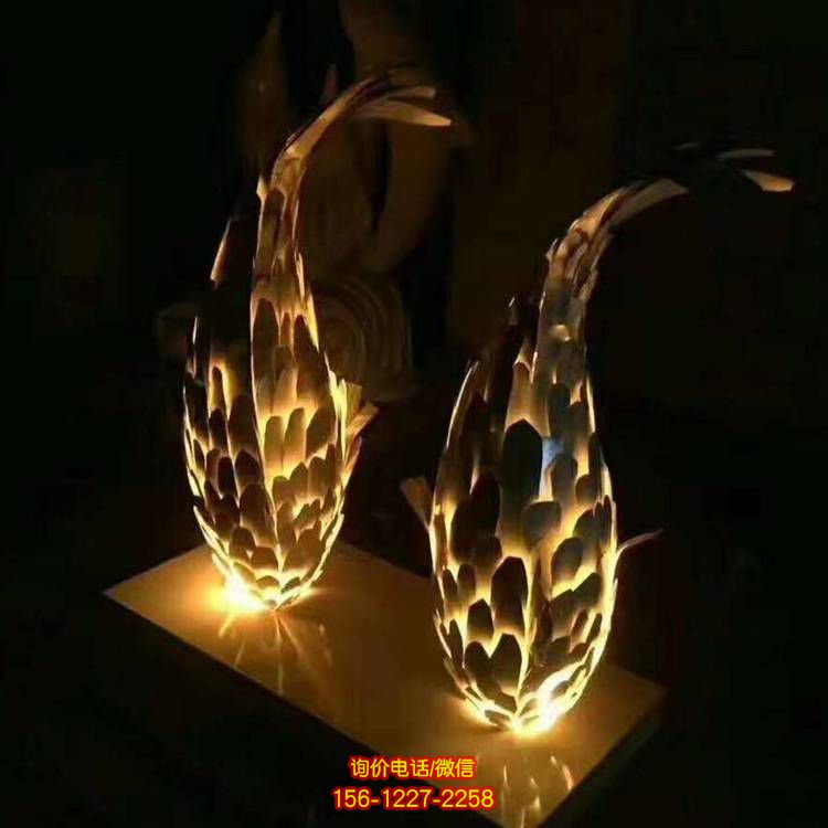 抽象雕塑，點綴園林景觀