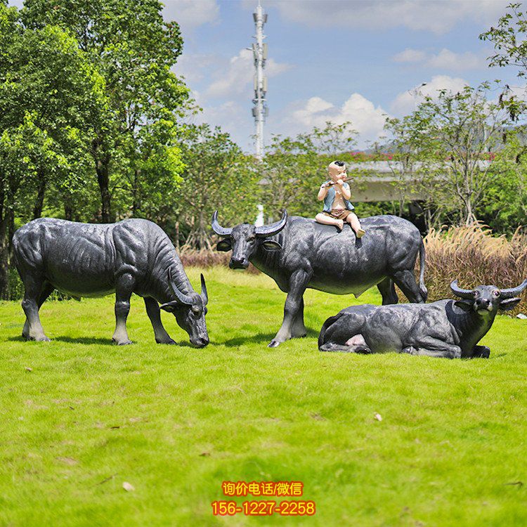 玻璃鋼仿真水牛，牧童騎牛雕塑