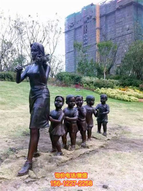 小區戶外玻璃鋼純銅老師拉小提琴玻璃鋼仿銅雕塑 小區戶外玻璃鋼純銅老師拉小提琴玻璃鋼仿銅雕塑