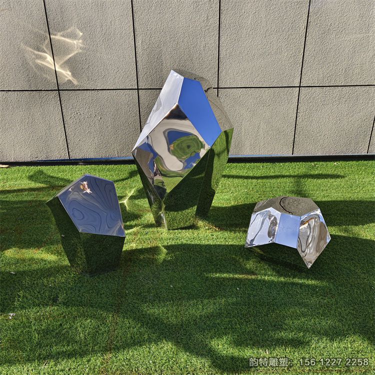 不銹鋼幾何切面石頭雕塑50 不銹鋼幾何切面石頭雕塑50