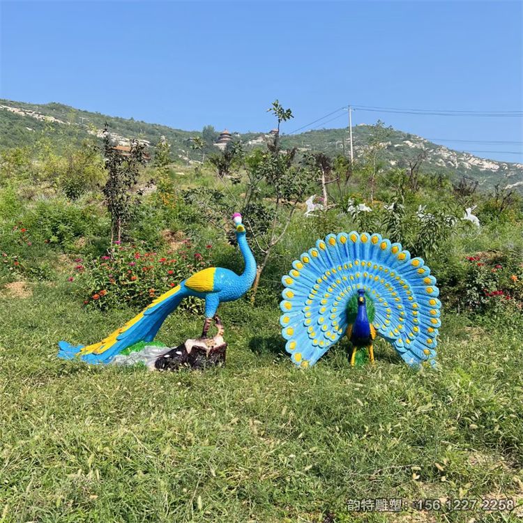 玻璃鋼發光孔雀雕塑，仿真動物雕塑孔雀制作廠家