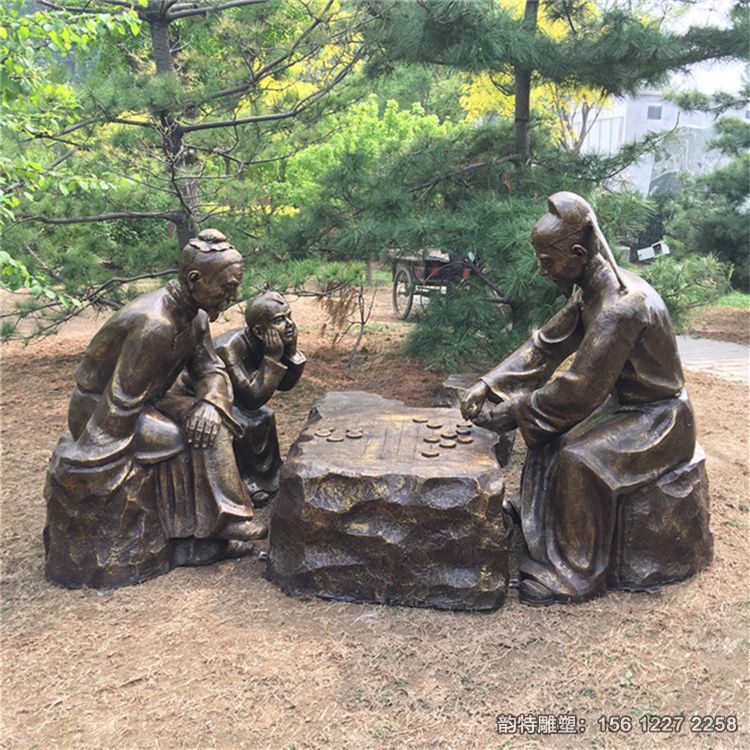 古人下象棋雕塑造型，玻璃鋼下象棋人物雕塑設(shè)計(jì)