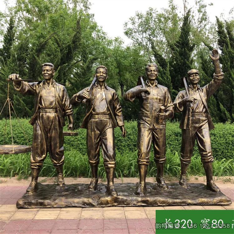 玻璃鋼知青男女雕塑圖，知青勞作場(chǎng)景雕塑案例參考